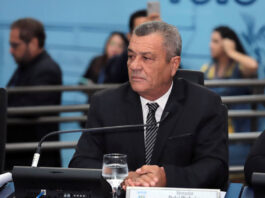 Vereador Delei solicita troca de lâmpada e operação tapa-buracos na Rua Parecis – Câmara Municipal de Campo Grande Vereador Delei solicita troca de lâmpada e operação tapa-buracos na Rua Parecis - Câmara Municipal de Campo Grande