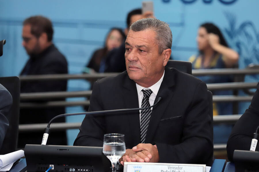 Vereador Delei solicita troca de lâmpada e operação tapa-buracos na Vereador Delei solicita troca de lâmpada e operação tapa-buracos na Rua Parecis - Câmara Municipal de Campo Grande