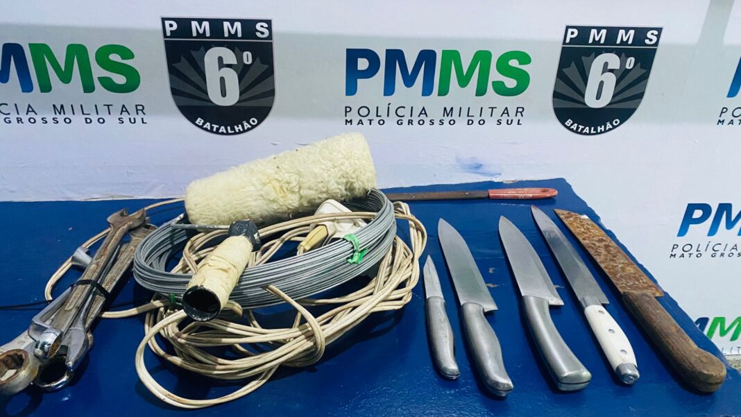 Polícia Militar conduz autor por furto em residência e cumpre Polícia Militar conduz autor por furto em residência e cumpre mandado de prisão em Corumbá