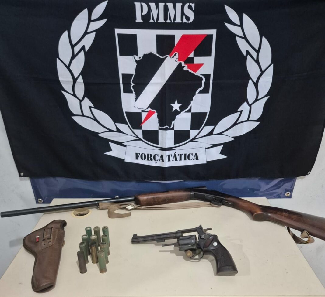 Polícia Militar em Três Lagoas apreende armas de fogo Polícia Militar em Três Lagoas apreende armas de fogo