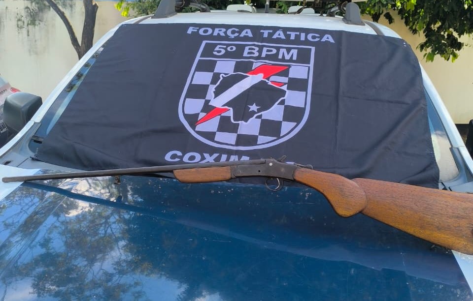 Polícia Militar prende homem por porte ilegal de arma e Polícia Militar prende homem por porte ilegal de arma e ameaça em Coxim