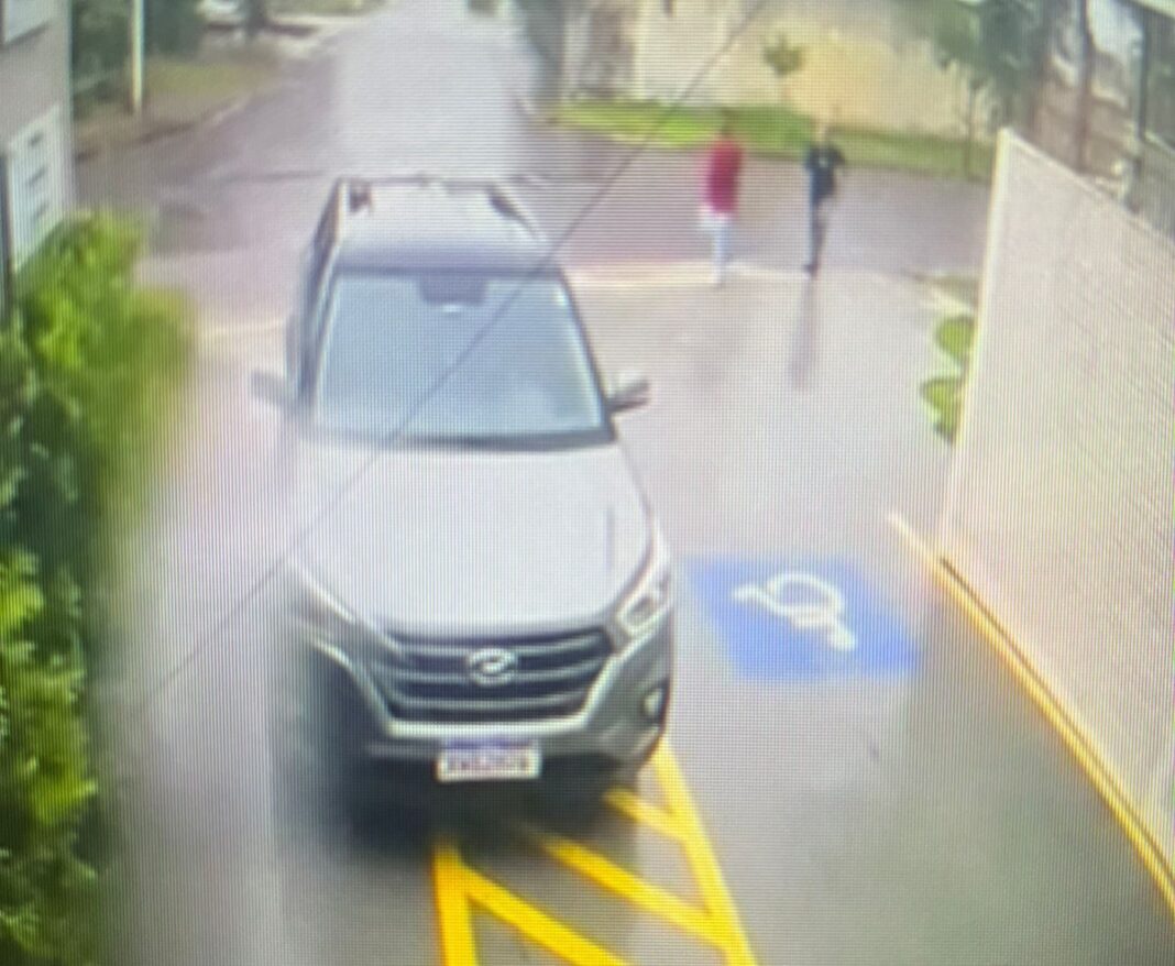 Autores de roubo de celular são presos pela Polícia Civil Autores de roubo de celular são presos pela Polícia Civil em Campo Grande