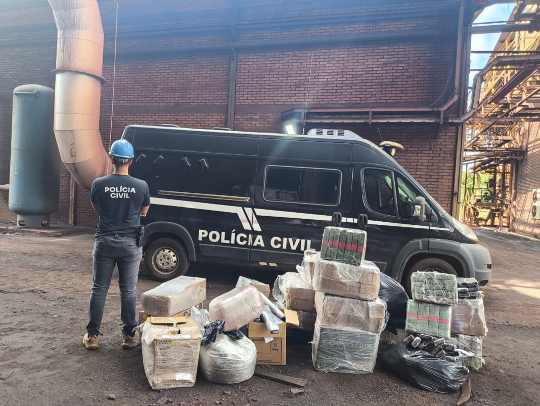 Polícia Civil incinera meia tonelada de entorpecentes em Ribas do Polícia Civil incinera meia tonelada de entorpecentes em Ribas do Rio Pardo
