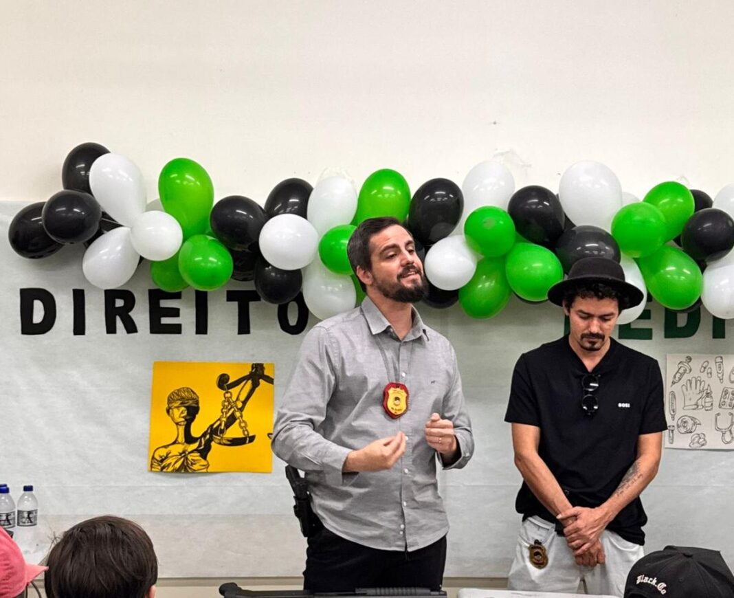 Polícia Civil realiza palestra para alunos da Escola Estadual Adilson Alves em Brasilândia