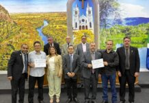 Agentes da Unidade Regional de Perícia e Identificação da Policia Civil de Aquidauana recebem moção de aplauso pela câmara local Agentes da Unidade Regional de Perícia e Identificação da Policia Civil de Aquidauana recebem moção de aplauso pela câmara local