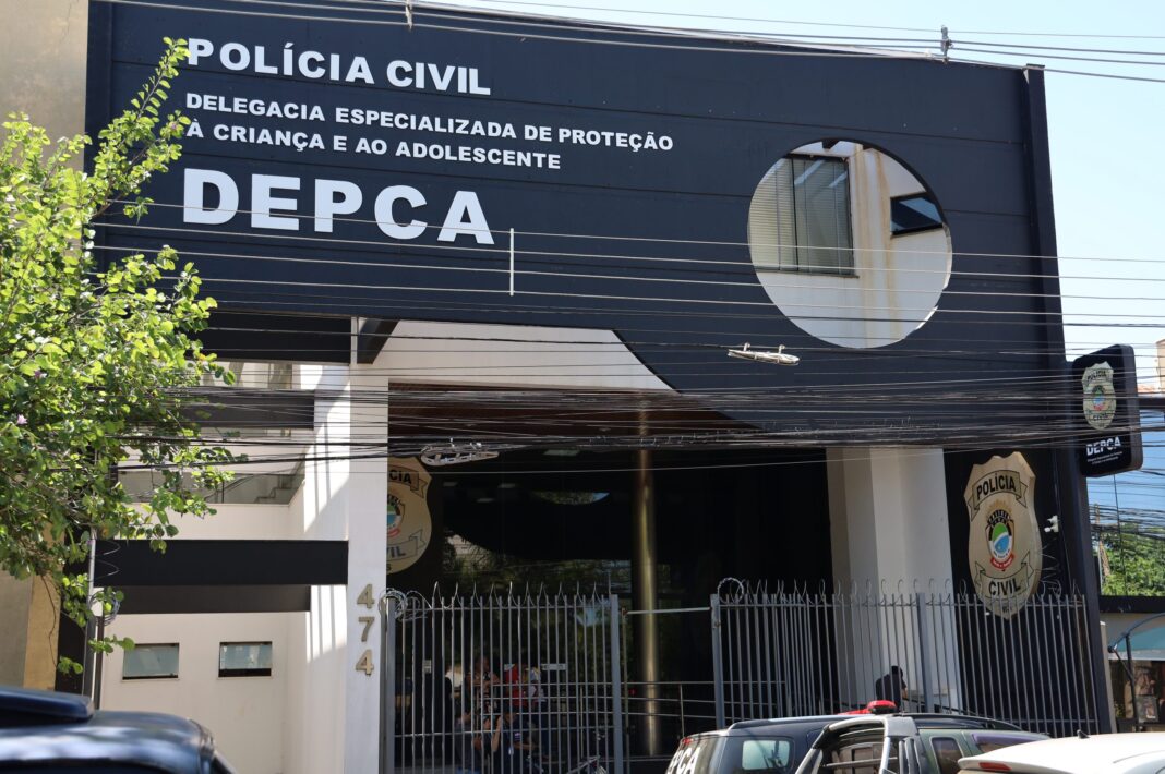 Polícia Civil cumpre mandados de prisão e busca e apreensão contra apontado por crimes de estupro de vulnerável e produção de pornografia infanto-juvenil