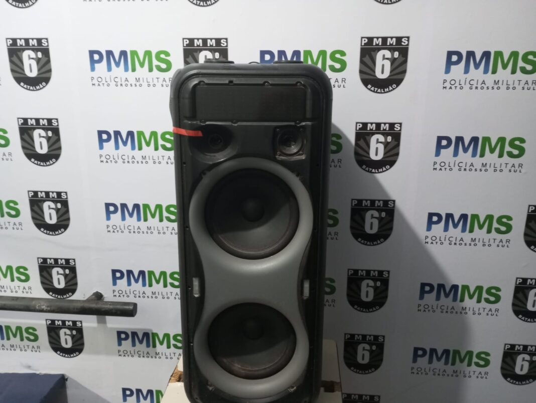 Polícia Militar Apreende Aparelho de Som Após Denúncia de Perturbação Polícia Militar Apreende Aparelho de Som Após Denúncia de Perturbação do Sossego em Ladário