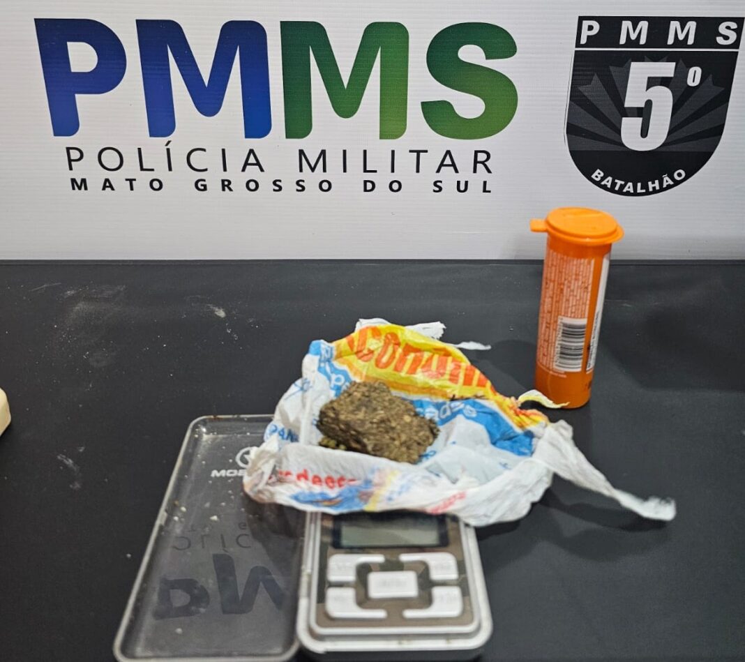 Polícia Militar apreende adolescente por tráfico de drogas em Rio Polícia Militar apreende adolescente por tráfico de drogas em Rio Verde