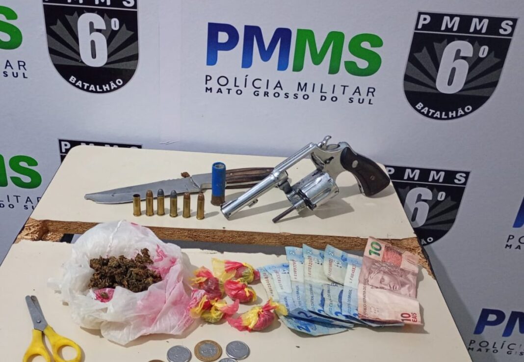 Polícia Militar apreende arma de fogo e droga em Corumbá