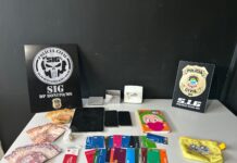 Polícia Civil cumpre mandado de busca e apreensão durante investigação de tráfico de drogas em Bonito Polícia Civil cumpre mandado de busca e apreensão durante investigação de tráfico de drogas em Bonito
