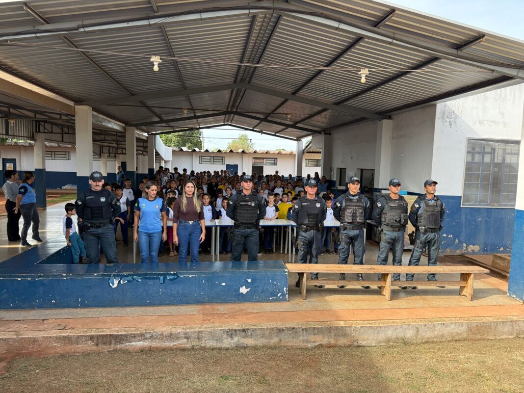 Polícia Militar realiza palestra educativa durante a Operação Caminhos Seguros em Rio Verde de MT/MS