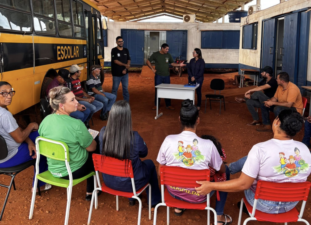 Casa do Trabalhador de Itaquiraí leva orientações sobre emprego e cidadania ao Mutirão Agraer no Assentamento Santo Antônio – FUNTRAB