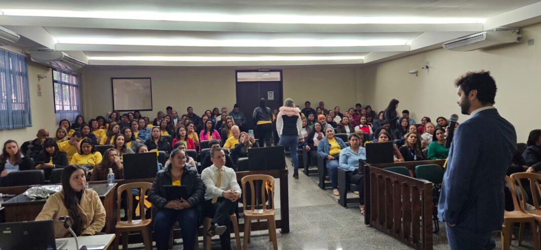 Polícia Civil realiza, em Corumbá, palestra de conscientização e prevenção dos crimes praticados no ambiente virtual contra crianças e adolescentes