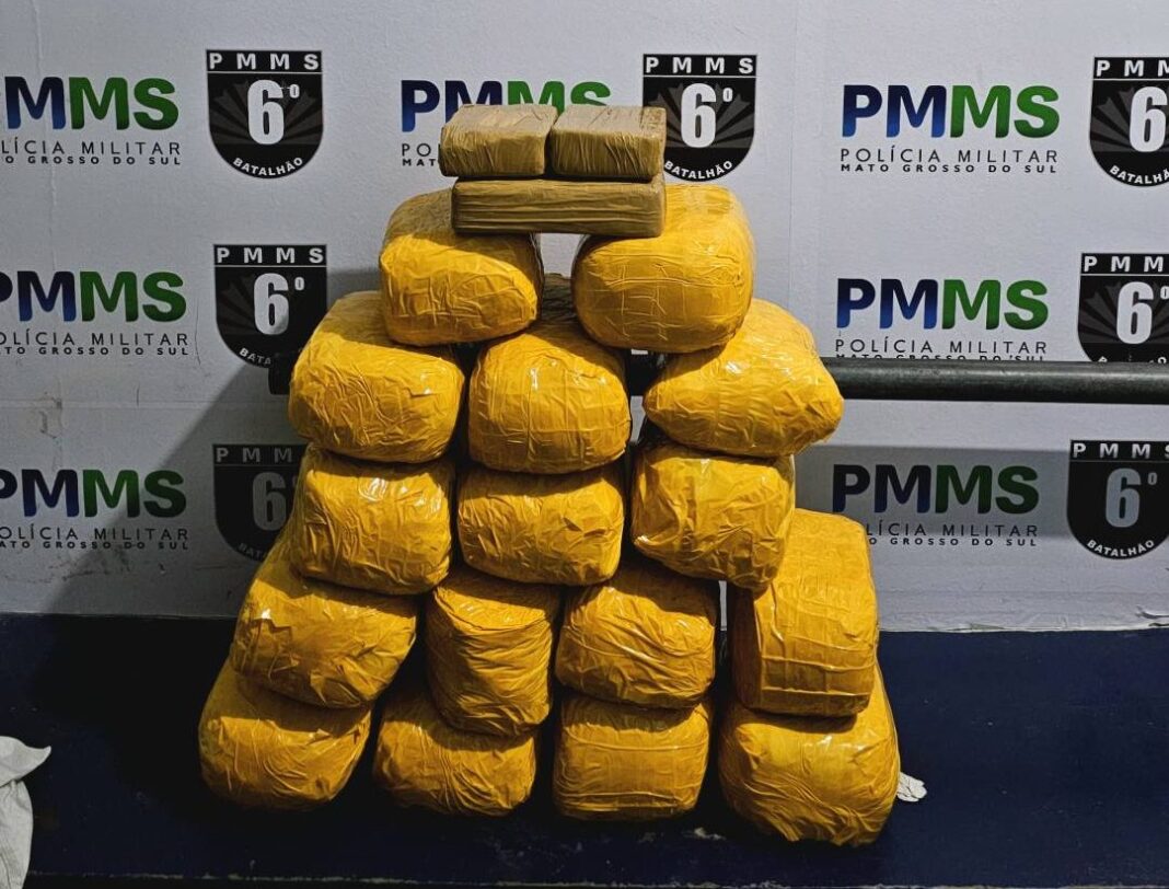 Polícia Militar Prende Autores com Mais de 21 kg de Drogas em Rodoviária em Corumbá.