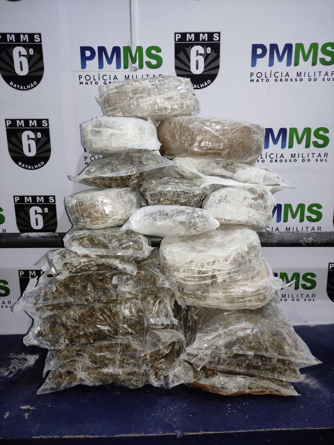 Polícia Militar Prende Jovem com Quase 18 kg de Skunk em Rodoviária de Corumbá