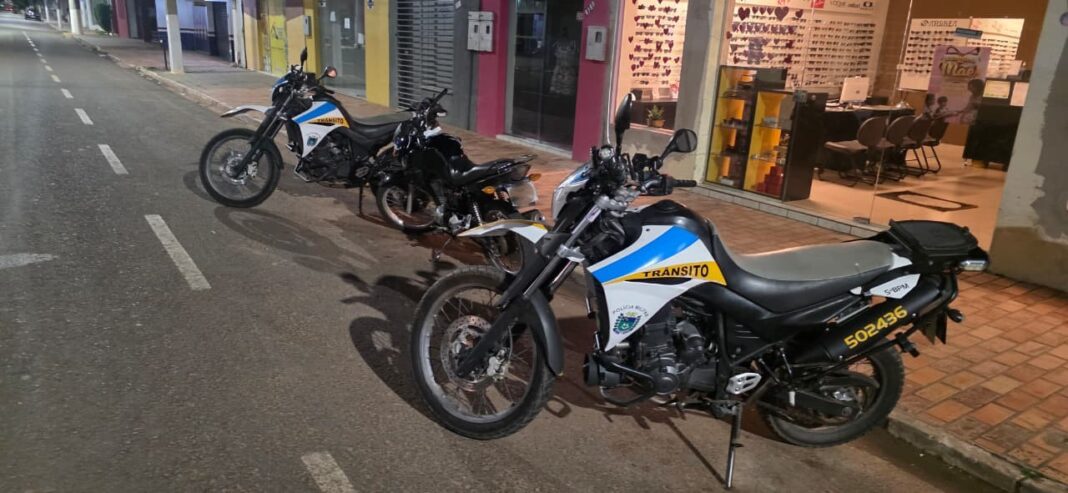Polícia Militar flagra motociclista realizando manobras perigosas e encaminha autor à delegacia em Rio Verde