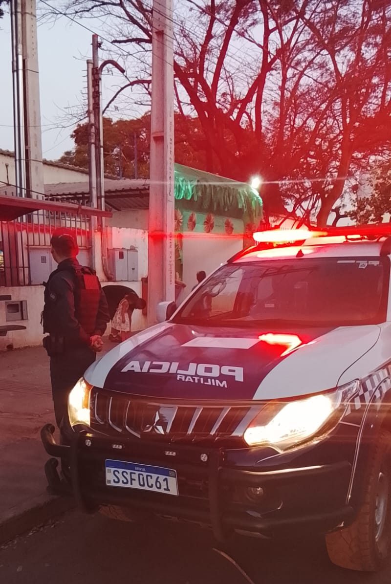 POLÍCIA MILITAR AGE COM RAPIDEZ E GARANTE PROTEÇÃO À VÍTIMA POLÍCIA MILITAR AGE COM RAPIDEZ E GARANTE PROTEÇÃO À VÍTIMA DE VIOLÊNCIA DOMÉSTICA EM CORUMBÁ